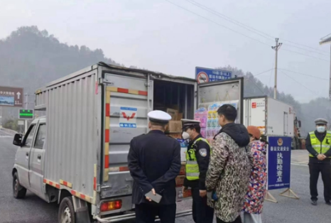 凤凰公安交警积极开展交通大整治行动 护航春运平安路