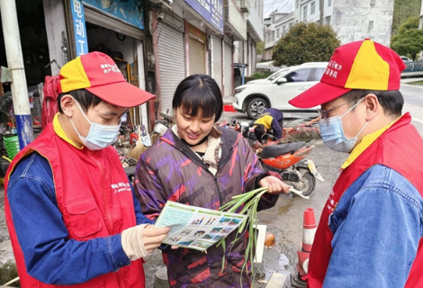 国网凤凰县供电公司：开展“五进”活动 担当安全“忠诚卫士”