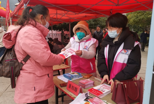 春风送真情 援助暖民心丨凤凰县妇联助力“春风行动”