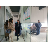 凤凰县妇联深入“妇字号”企业走访调研
