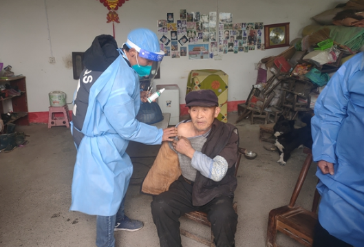 凤凰县腊尔山镇：送“苗”上门暖人心