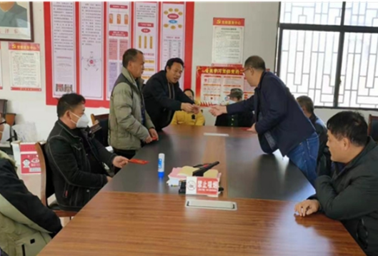 凤凰县财政局开展“新春将至温暖先行”新春走访慰问活动