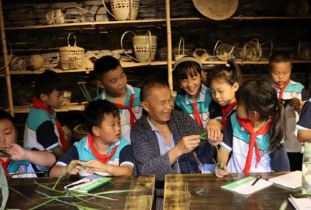 我们的节日·中秋丨凤凰县箭道坪小学凤凰路校区：行走竹山 体验非遗
