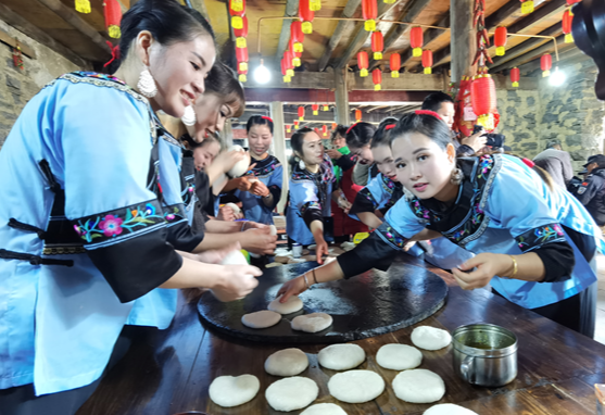 《腊尔山台地文化之窗》第二期：苗家重阳糍粑
