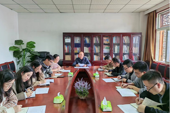 凤凰县政府办召开政务信息工作推进会