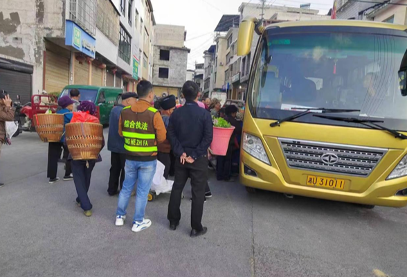 凤凰县麻冲乡：开展道路交通安全整治 助推优化营商环境