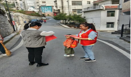 凤凰县沱江镇新田垅社区：加强反间谍法宣传优化法治营商环境