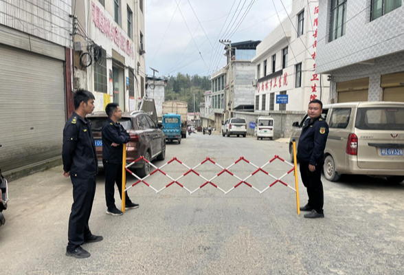 文明新风润湘西丨凤凰县两林乡：坚守护学岗，铺就平安路