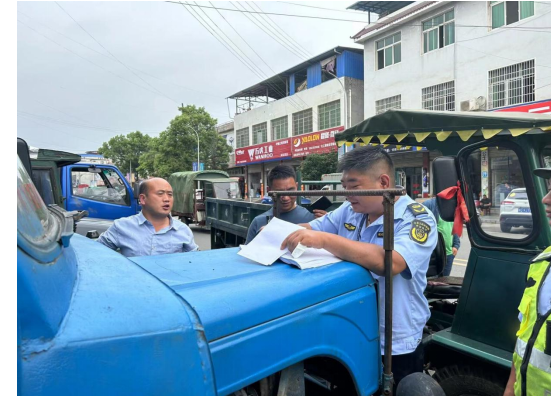 凤凰县：“做好四篇文章”筑牢农机安全防线助力乡村振兴