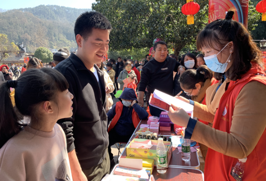 一城文明风 满目幸福景——凤凰县创建全国文明城市工作侧记