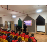 凤凰县九里边城幼儿园开展安全法制教育主题班会活动