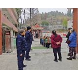 凤凰县水打田乡：扎实开展护学行动 用心守护平安路