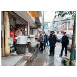 凤凰县阿拉营镇开展街道整治行动