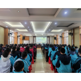 凤凰法院：预防校园欺凌 送法护航成长