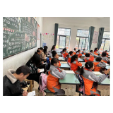 凤凰县：携手谋发展 并肩共提升