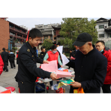 凤凰县市监局开展食品安全“你点我检”宣传活动