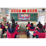 凤凰县箭道坪小学凤凰路校区：观看消防视频 提高安全意识 
