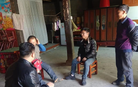 凤凰县千工坪镇：“暖心健康包”暧计生特殊家庭