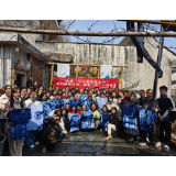 凤凰县幼儿园：相约植物扎染，感受“布”一样的美