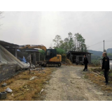 凤凰县吉信镇：拆除违建零容忍，重拳出击护红线