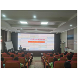 凤凰县箭道坪小学土桥路校区：开展“青春即将绽放，共护孩子成长”青春期知识讲座