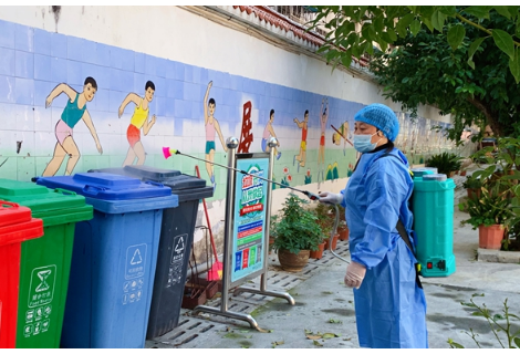凤凰县箭道坪小学凤凰路校区：防蛇虫 重安全