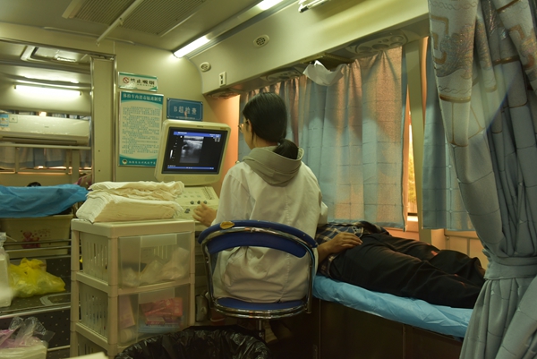 心电图检查现场。.jpg