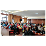 凤凰县红十字会举办救护员培训班
