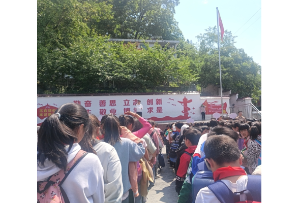 凤凰县三拱桥中心完小：防灾减灾，相约美好明天