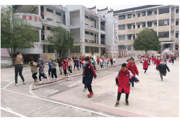 凤凰县齐良桥学区中心幼儿园：防范灾害风险，护航幼教安全