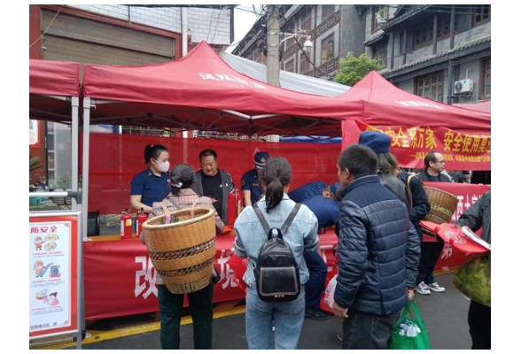 凤凰县山江镇开展“5·12”防灾减灾宣传活动