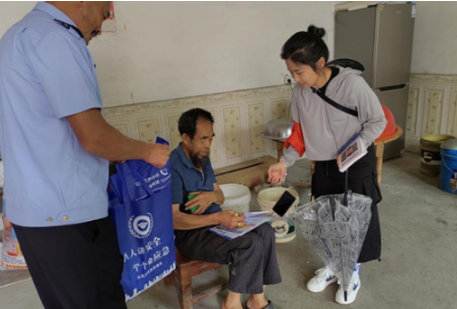 凤凰县千工坪镇：应急知识送上门，面对群众讲安全