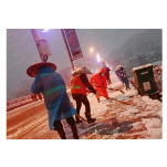 抗风雪、战严寒——凤凰环卫清冰除雪保通畅