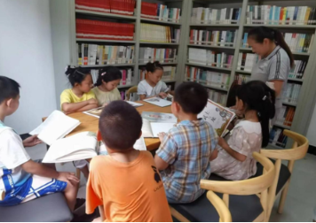 文明新风润湘西丨凤凰县林峰乡：农家书屋“小阵地”，乡村振兴添活力