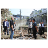 凤凰法院：领导班子集体调研吉信法庭改造工作与山江法庭选址工作