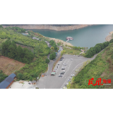 凤凰县：国庆黄金周长潭岗河湖风光受游客喜爱