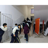 凤凰县黄丝桥中学开展宿舍消防应急疏散演练