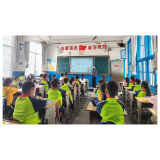 凤凰县南华小学开展“审筑健康防线，共御秋冬传染病”主题活动