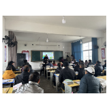 凤凰县第一民族中学家长会：凝心聚力 共筑未来