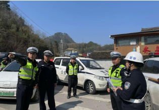 春节我在岗｜ 凤凰公安全员坚守岗位保畅通护平安