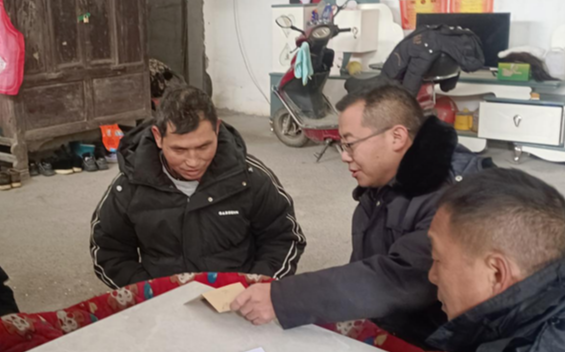 凤凰县两林乡：情系困难党员 助力乡村振兴
