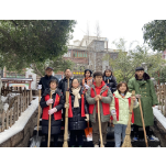凤凰县新田垅社区：志愿队伍齐出动  铲雪除冰打通出行安全通道