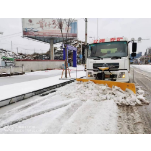 凤凰公路人全力以赴抗冰除雪防滑保畅