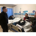 走访慰问暖人心，真挚关怀传党情——凤凰县财政局慰问老党员和困难党员