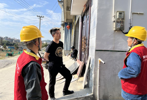 国网凤凰县供电公司:上门服务暖人心 电力赋能助春耕