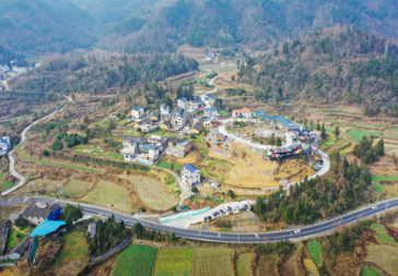 凤凰：做好农旅融合文章，满家村幸福满万家