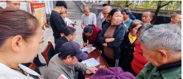 凤凰：边巡边改守护村民“钱袋子”