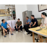 凤凰县箭道坪第一小学工会开展教师节走访慰问活动