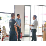 凤凰县商务局深入重点消费单元企业 开展“两重”“两新”送解优专项行动
