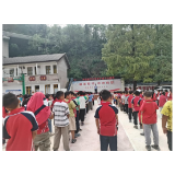 凤凰县齐良桥学区：开展爱车护路法治宣传活动
